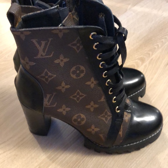 Boots - Picture 3 of 8